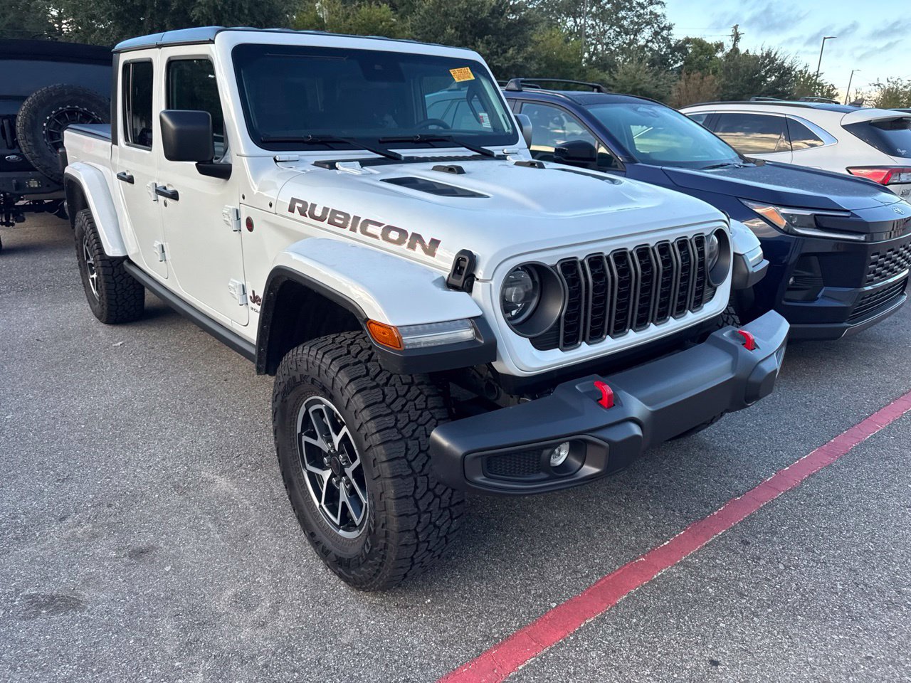 Used 2025 Jeep Gladiator Rubicon AWD/4WD image 4