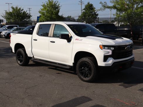 Used 2024 Chevrolet Silverado 1500 LT Trail Boss w/ Protection Package AWD/4WD image 14