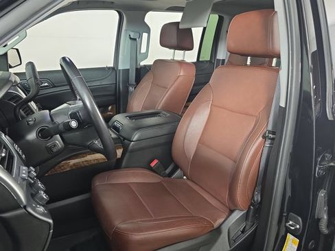 Used 2019 Chevrolet Suburban Premier w/ Premier Plus Edition AWD/4WD image 18
