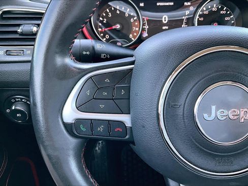 Used 2019 Jeep Compass Trailhawk image 24