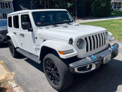 Used 2022 Jeep Wrangler Unlimited Sahara w/ Cold Weather Group AWD/4WD image 1