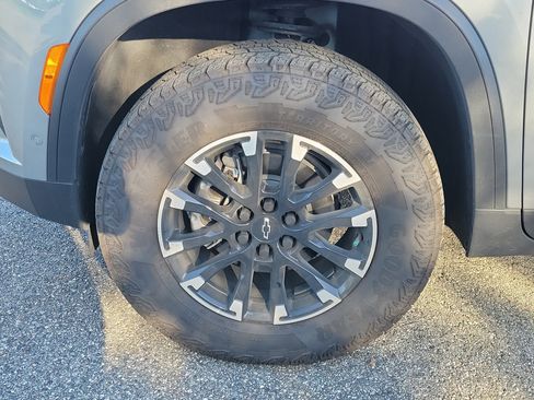 Used 2025 Chevrolet Traverse Z71 w/ Enhanced Driving Package image 31