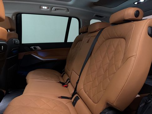 Used 2025 BMW X7 xDrive40i w/ Premium Package AWD/4WD image 26