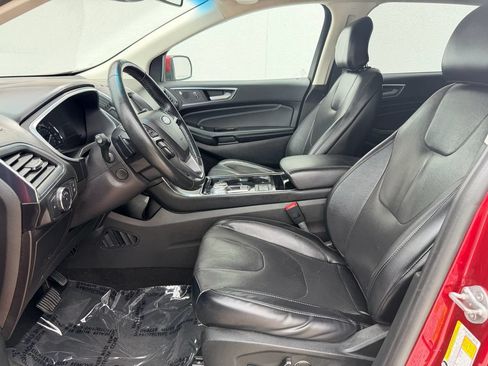 Used 2019 Ford Edge Titanium w/ Equipment Group 301A AWD/4WD image 13