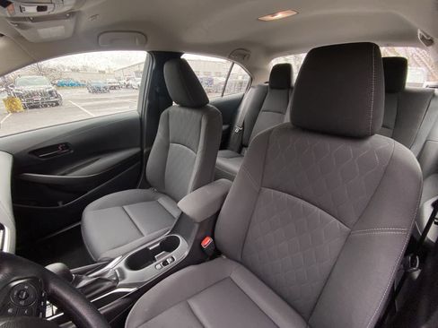 Used 2025 Toyota Corolla LE image 21