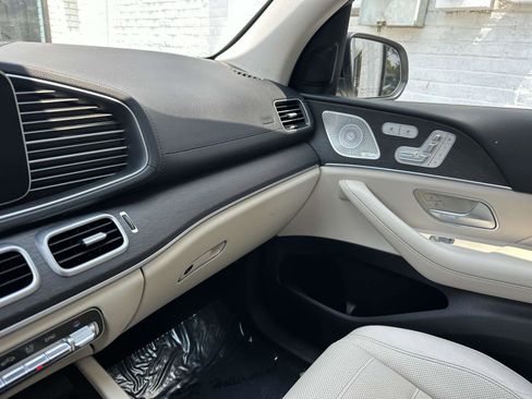 Used 2021 Mercedes-Benz GLS 580 4MATIC w/ Exclusive Trim Package image 28