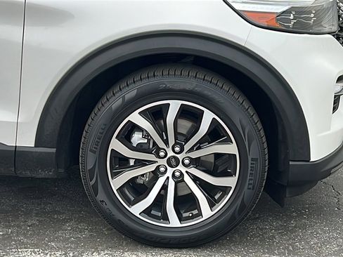 Certified 2022 Ford Explorer ST-Line image 6