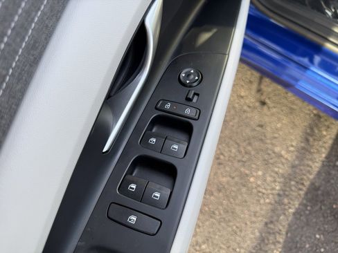 Certified 2025 Hyundai Elantra Limited image 12