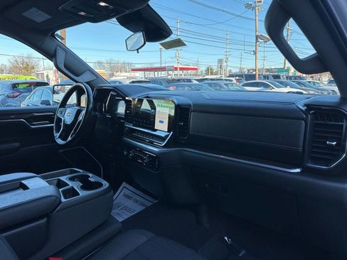 Used 2022 Chevrolet Silverado 1500 LT image 28