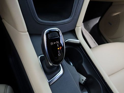 Used 2018 Cadillac XT5 Premium Luxury FWD image 24