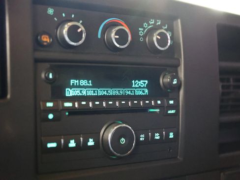 Used 2020 Chevrolet Express 2500 w/ Communications Package RWD image 27
