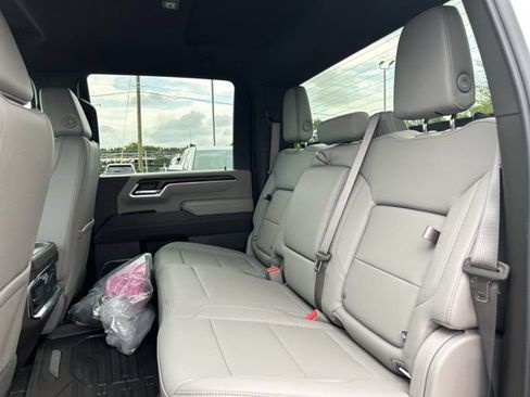 New 2026 GMC Sierra 2500 SLT w/ SLT Convenience Package AWD/4WD image 16