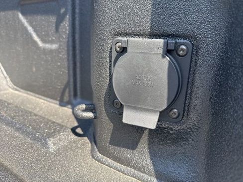 Used 2026 Chevrolet Silverado 2500 LTZ w/ LTZ Convenience Package image 15