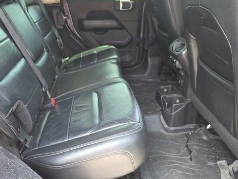 Used 2018 Jeep Wrangler Unlimited Sahara AWD/4WD image 9