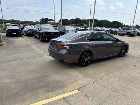 Used 2023 Toyota Camry SE w/ Convenience Package FWD image 17