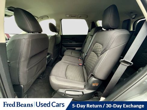 Used 2023 Nissan Pathfinder SV AWD/4WD image 25