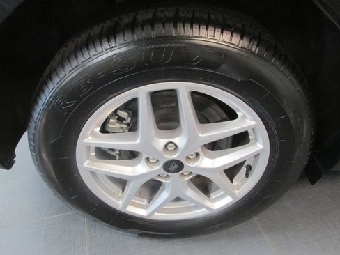 Used 2024 Ford Edge SEL AWD/4WD image 16
