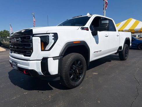 Used 2025 GMC Sierra 2500 AT4 AWD/4WD image 10