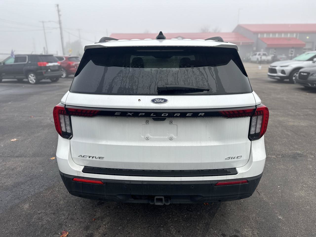 Used 2025 Ford Explorer Active AWD/4WD image 8