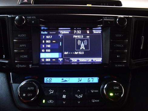 Used 2017 Toyota RAV4 XLE FWD image 52