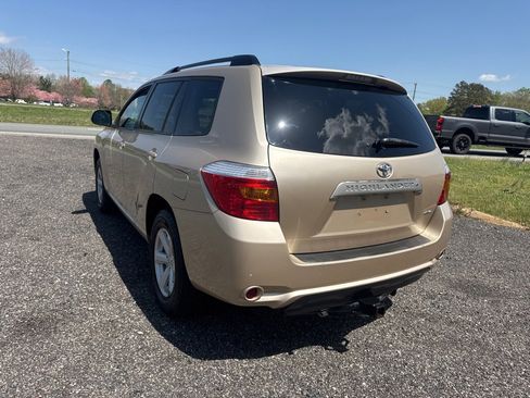 Used 2010 Toyota Highlander SE image 10