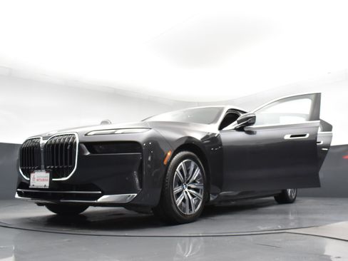 Used 2024 BMW i7 eDrive50 RWD image 30