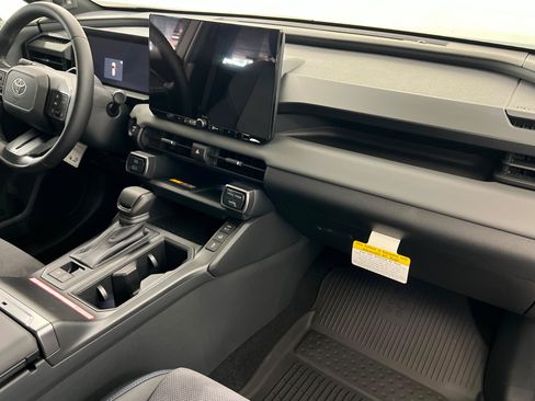 New 2026 Toyota RAV4 XSE AWD/4WD image 23