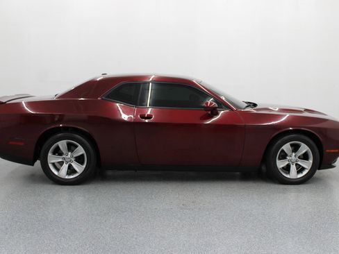 Used 2020 Dodge Challenger SXT image 2
