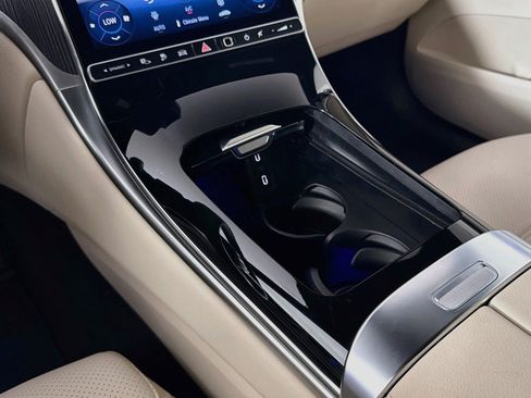 Certified 2025 Mercedes-Benz GLC 350e 4MATIC image 7
