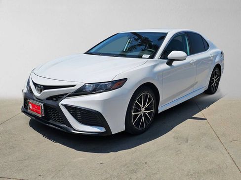 Certified 2022 Toyota Camry SE w/ Carpet Mat Package (TMS) FWD image 7