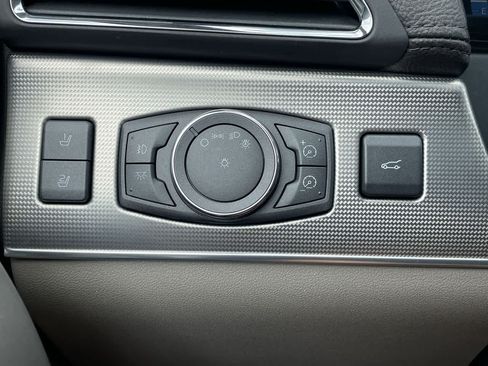 Used 2013 Lincoln MKX AWD image 30