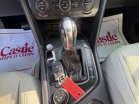 Used 2019 Volkswagen Tiguan SE w/ 3rd Row Seat Package AWD/4WD image 15