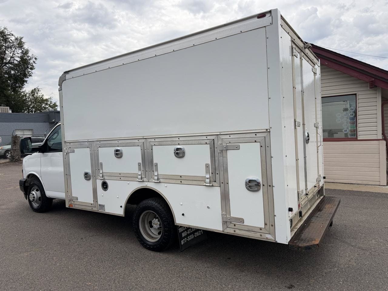 Used 2020 Chevrolet Express 3500 w/ Power Convenience Package RWD image 8
