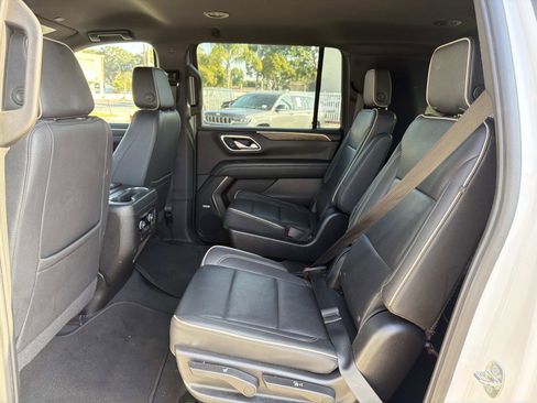 Used 2023 Chevrolet Suburban Premier image 23