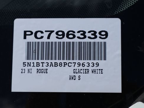 Used 2023 Nissan Rogue S image 6