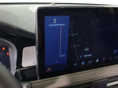 New 2026 Lincoln Corsair Premiere image 8