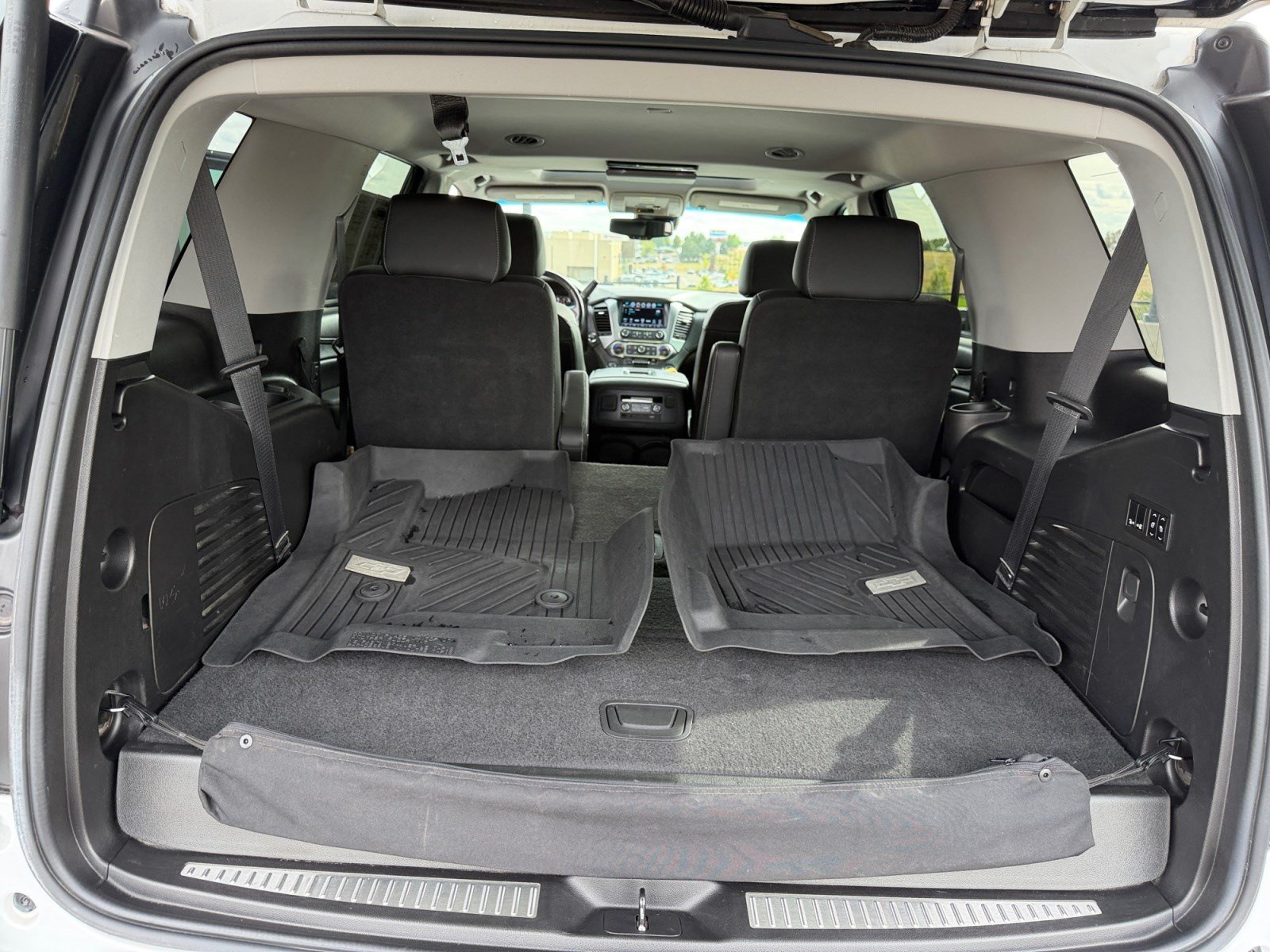Used 2018 Chevrolet Tahoe Premier AWD/4WD image 32