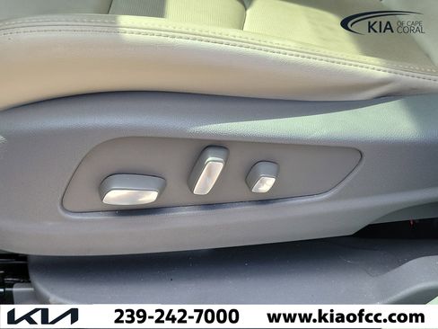 Used 2021 Cadillac XT6 Premium Luxury image 18