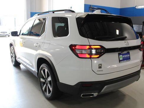 Used 2025 Honda Pilot Touring image 27