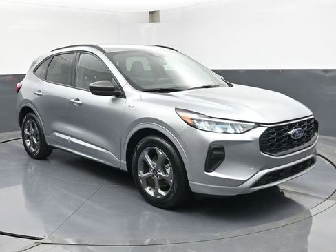 Used 2024 Ford Escape ST-Line w/ Cold Weather Package FWD image 2