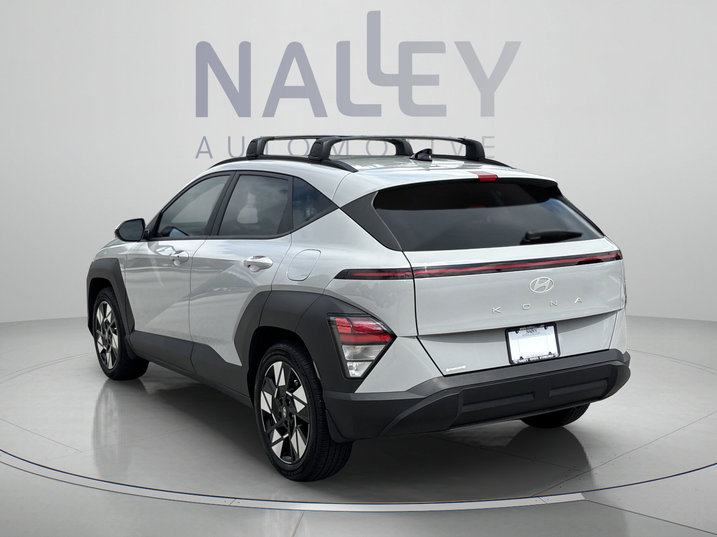 Used 2025 Hyundai Kona SEL FWD image 3