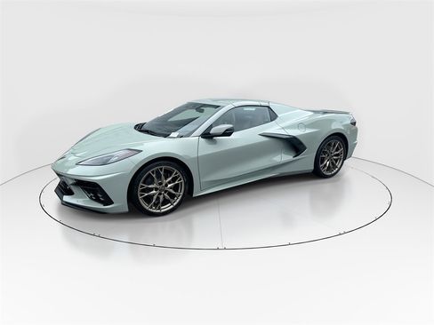 Used 2024 Chevrolet Corvette Stingray image 4