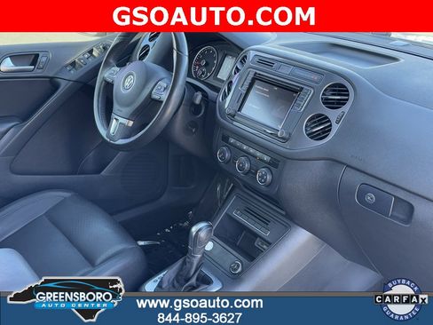 Used 2017 Volkswagen Tiguan S image 9