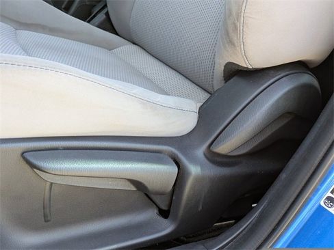 Used 2019 Toyota Yaris L image 19