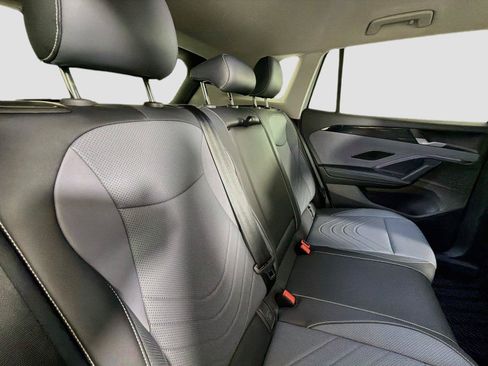 Certified 2026 Volkswagen Tiguan SE FWD image 23