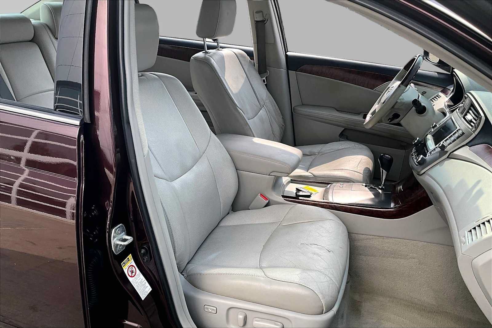 Used 2011 Toyota Avalon Limited FWD image 7