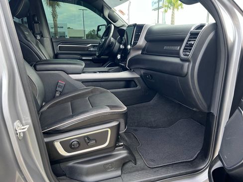 Used 2023 RAM 1500 Laramie AWD/4WD image 16