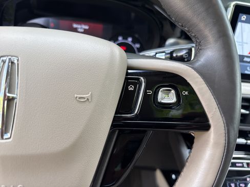 Used 2020 Lincoln Corsair FWD w/ Premium Package image 25