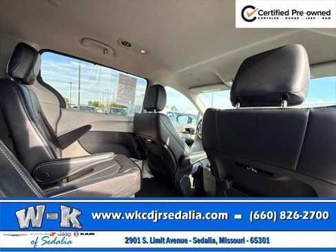 Certified 2023 Chrysler Pacifica Touring-L FWD image 31