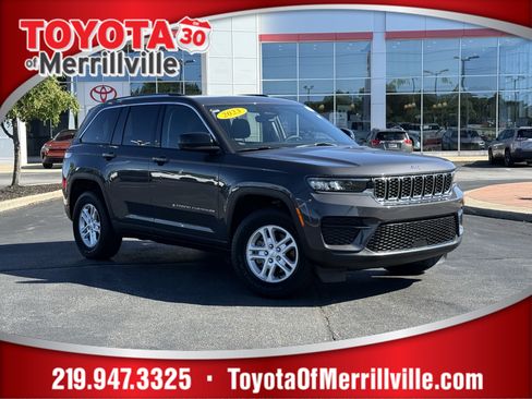 Used 2023 Jeep Grand Cherokee Laredo AWD/4WD image 1